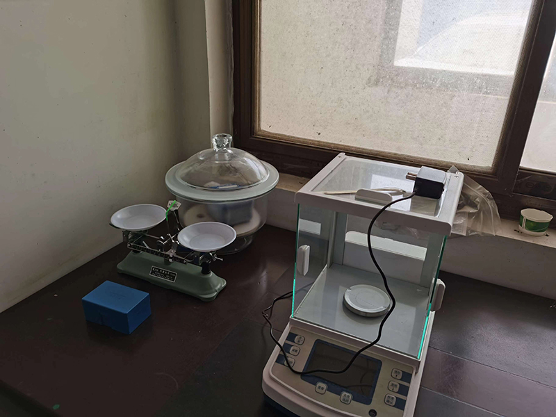 生產設備和化驗設備